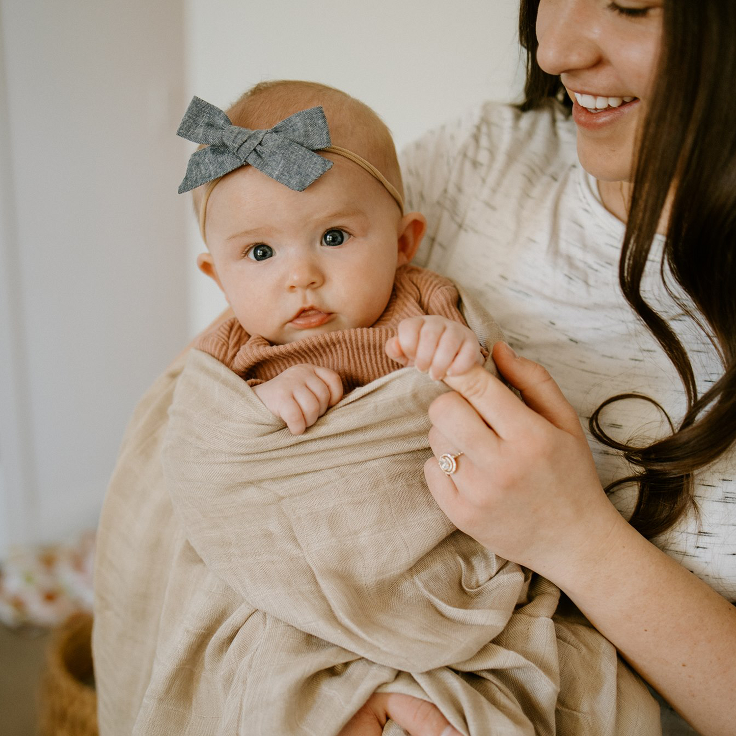 Deluxe Muslin Swaddle Blanket - Oatmeal