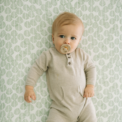 Cotton Muslin Crib Sheet - Leaf Motif